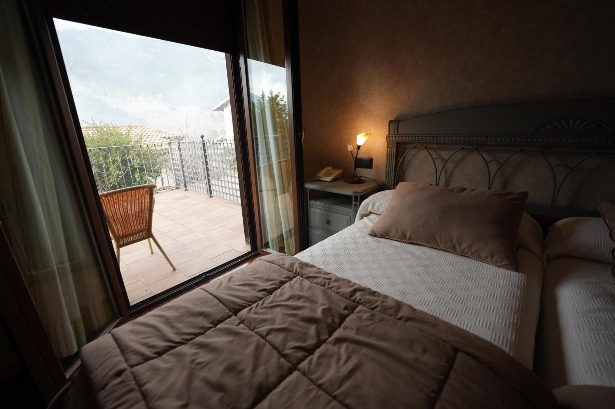Hotel Rural Y Restaurante, Rinconcito De Gredos Cuevas Del Valle Zewnętrze zdjęcie