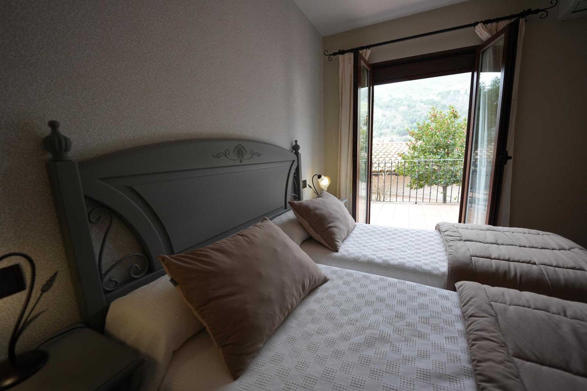 Hotel Rural Y Restaurante, Rinconcito De Gredos Cuevas Del Valle Zewnętrze zdjęcie