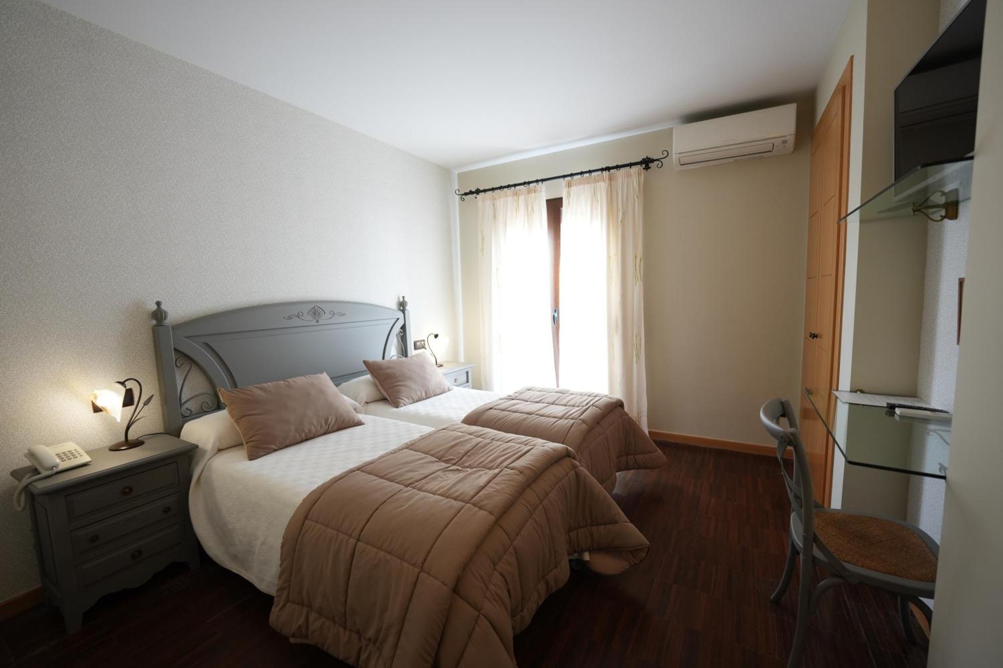 Hotel Rural Y Restaurante, Rinconcito De Gredos Cuevas Del Valle Zewnętrze zdjęcie