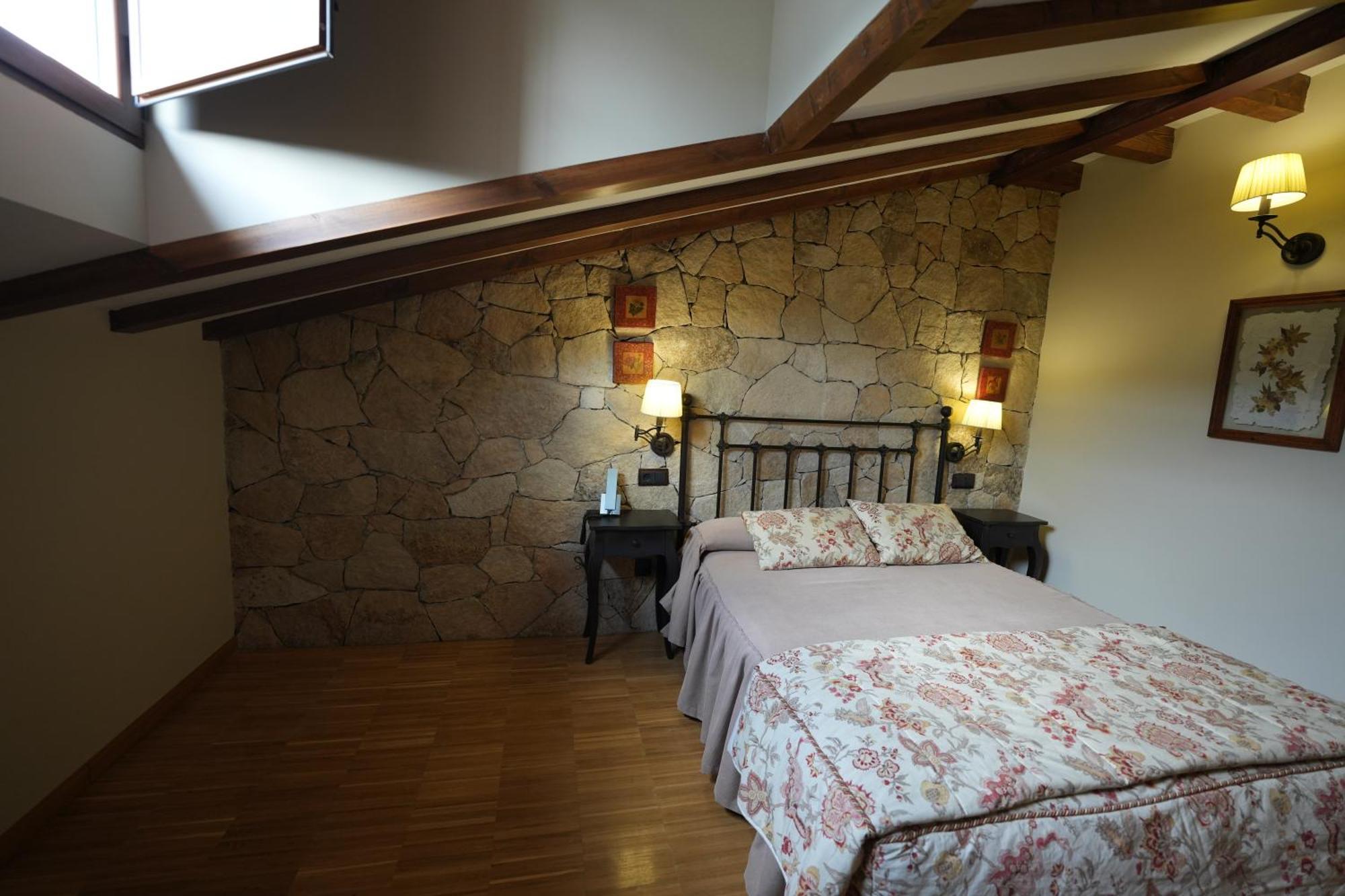 Hotel Rural Y Restaurante, Rinconcito De Gredos Cuevas Del Valle Zewnętrze zdjęcie