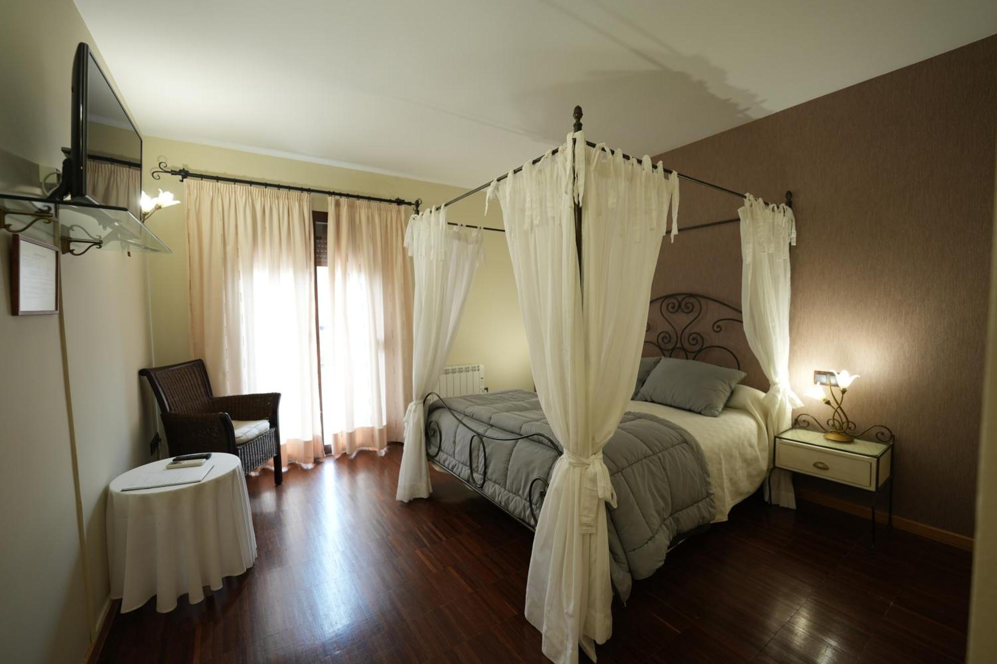 Hotel Rural Y Restaurante, Rinconcito De Gredos Cuevas Del Valle Zewnętrze zdjęcie