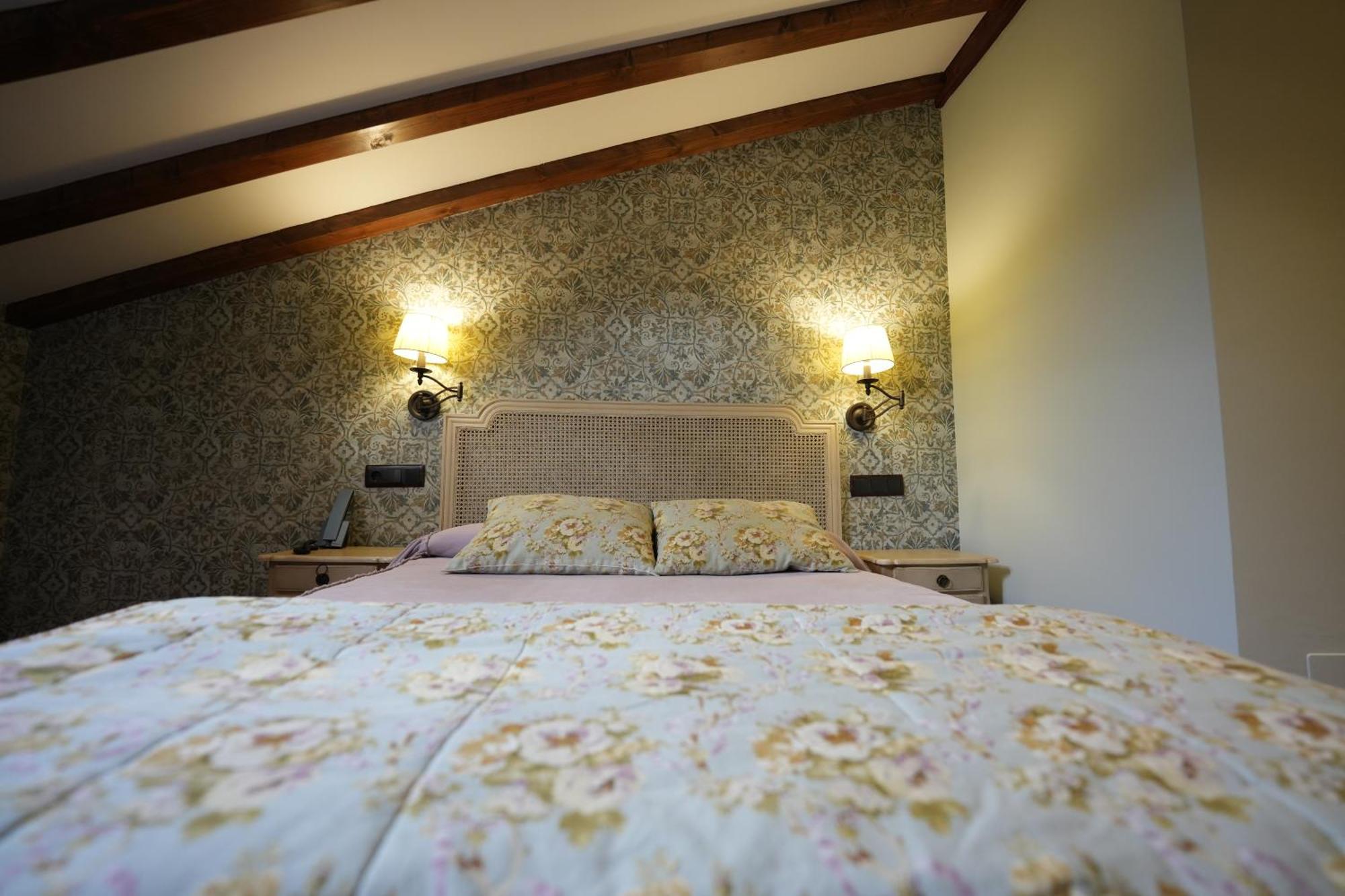 Hotel Rural Y Restaurante, Rinconcito De Gredos Cuevas Del Valle Zewnętrze zdjęcie