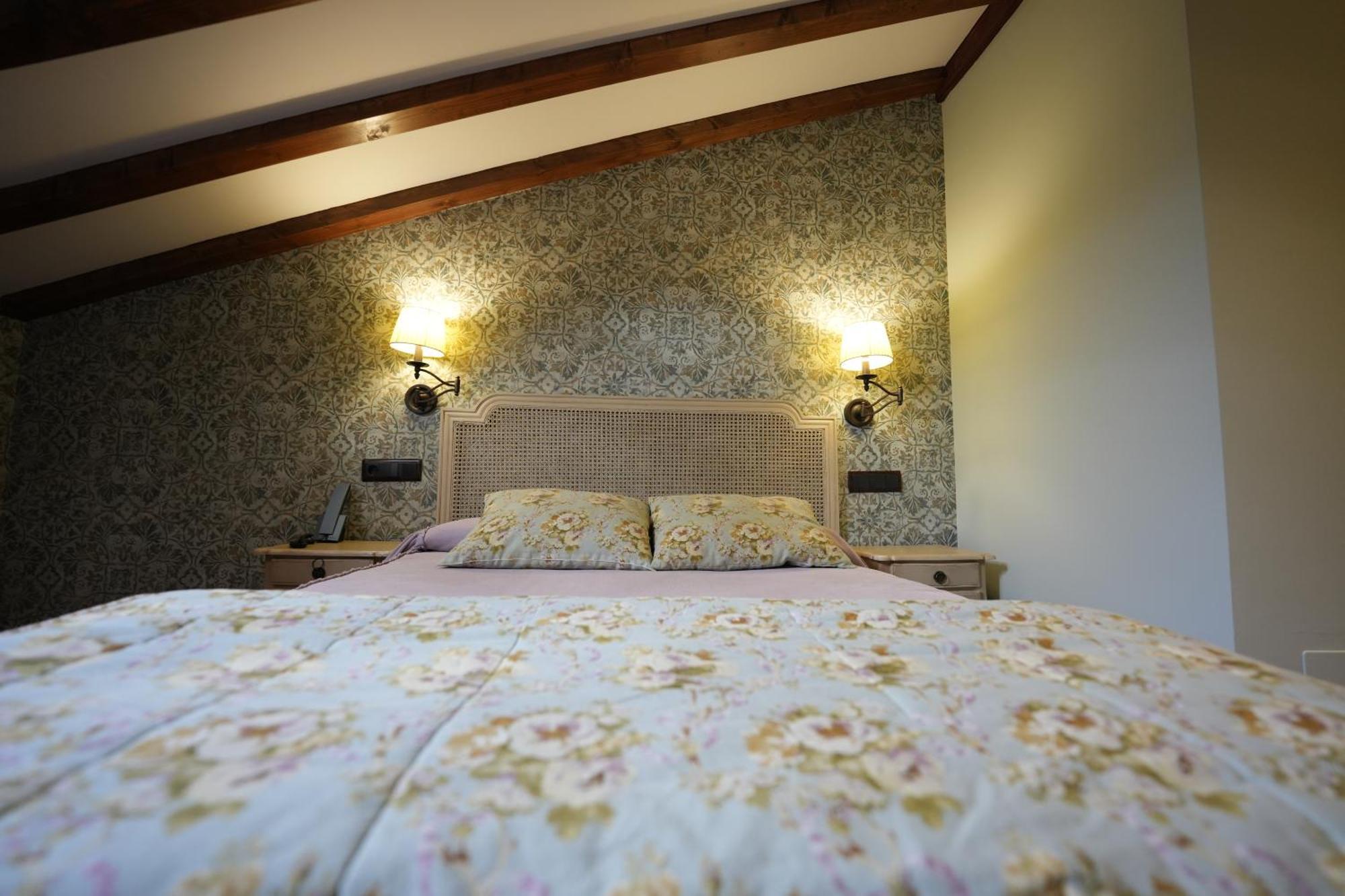 Hotel Rural Y Restaurante, Rinconcito De Gredos Cuevas Del Valle Zewnętrze zdjęcie