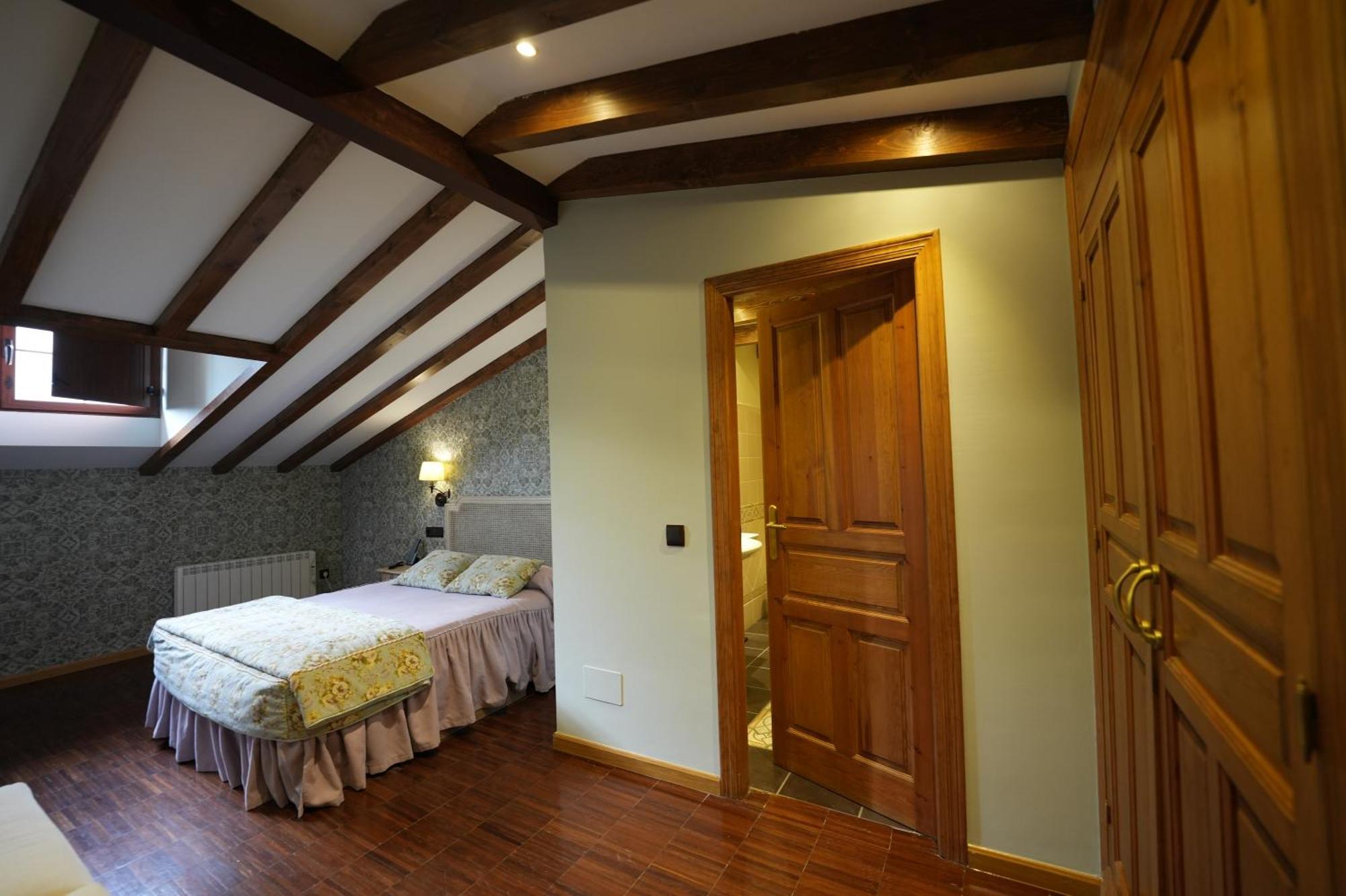 Hotel Rural Y Restaurante, Rinconcito De Gredos Cuevas Del Valle Zewnętrze zdjęcie