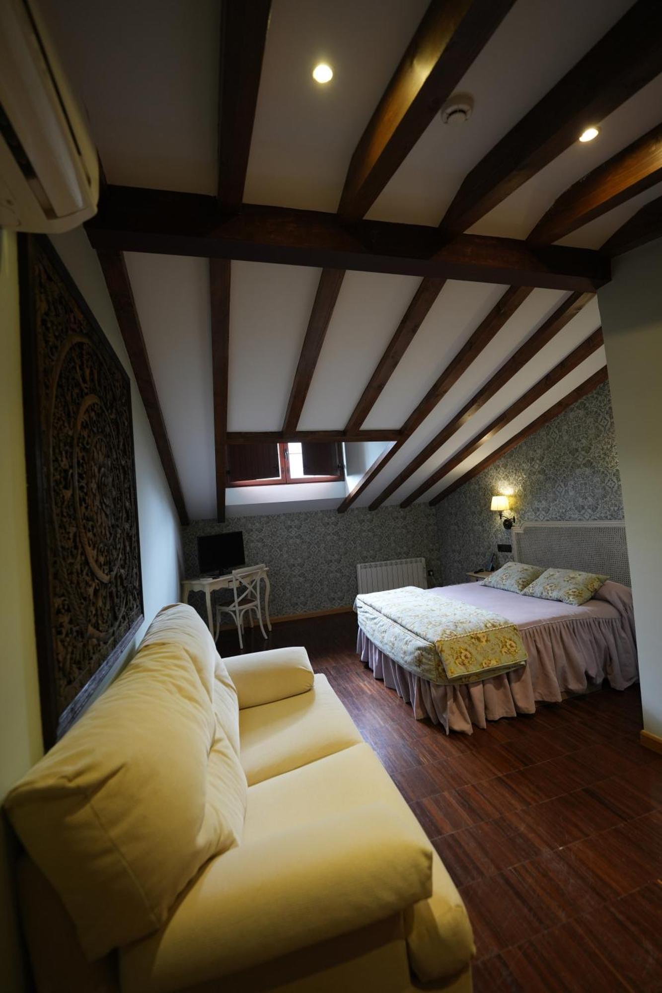 Hotel Rural Y Restaurante, Rinconcito De Gredos Cuevas Del Valle Zewnętrze zdjęcie