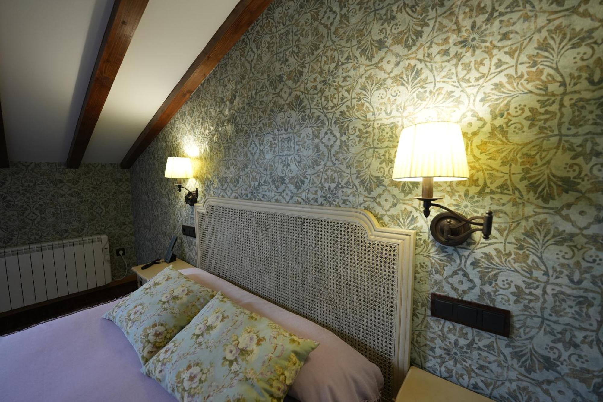 Hotel Rural Y Restaurante, Rinconcito De Gredos Cuevas Del Valle Zewnętrze zdjęcie